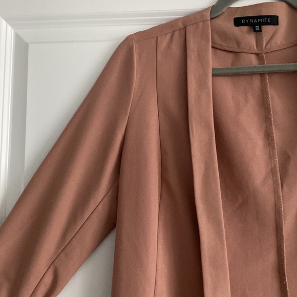 Dynamite Dusty Pink Blazer - Picture 3 of 6